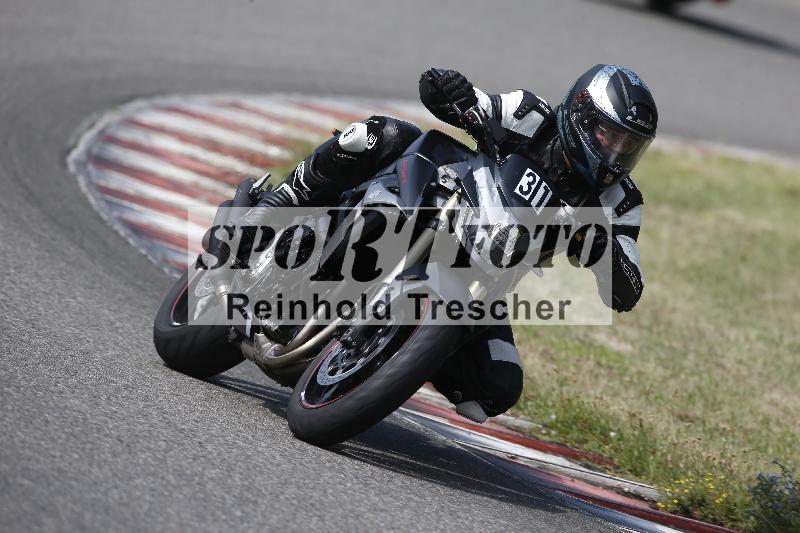 Archiv-2023/47 24.07.2023 Track Day Motos Dario - Moto Club Anneau du Rhin/31